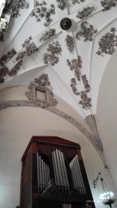 Detalle de la bóveda y órgano